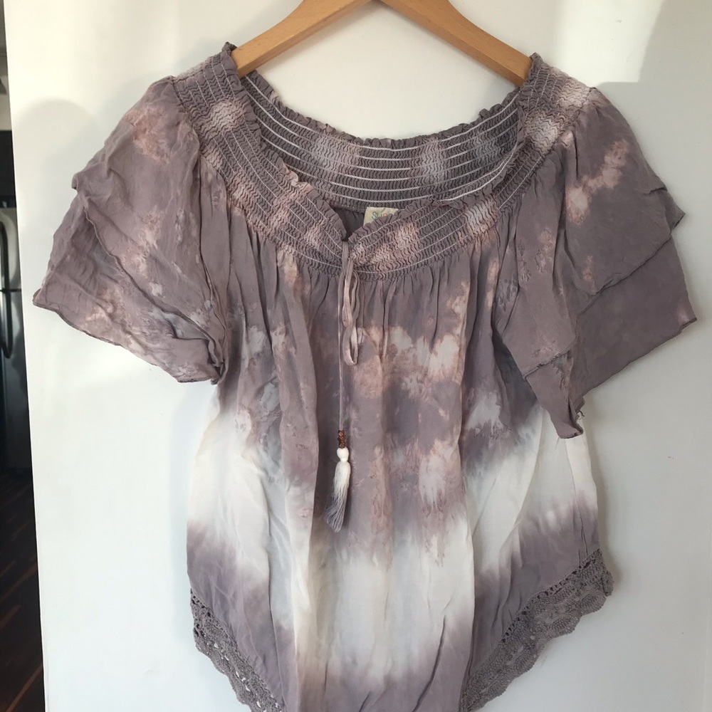Grey white elastic neck top